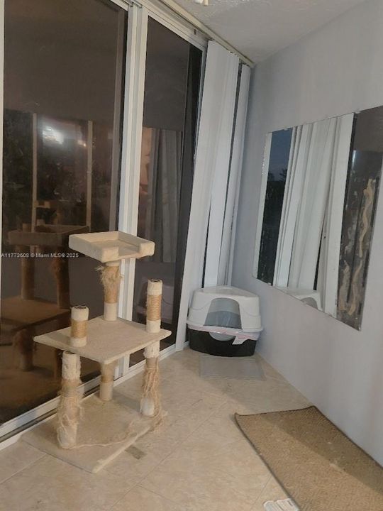 For Sale: $349,000 (2 beds, 2 baths, 1273 Square Feet)