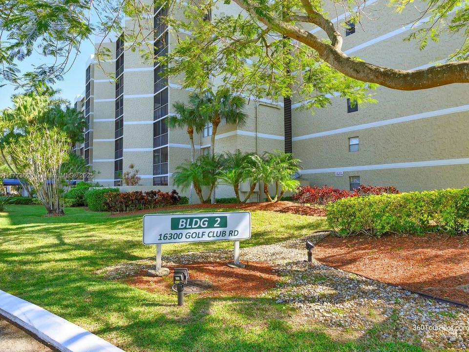 For Sale: $349,000 (2 beds, 2 baths, 1273 Square Feet)