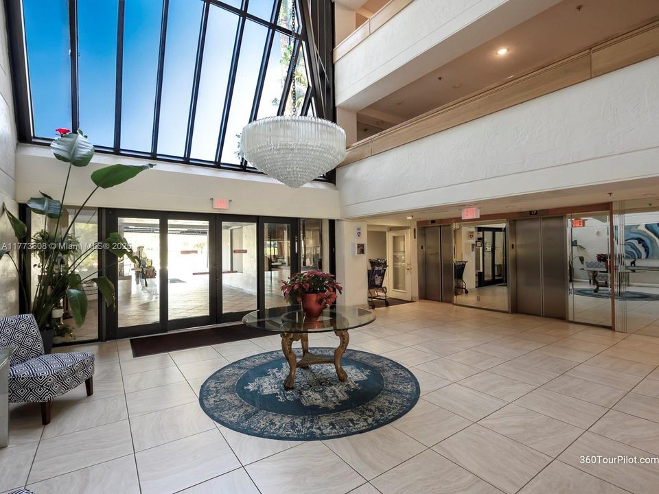 For Sale: $349,000 (2 beds, 2 baths, 1273 Square Feet)