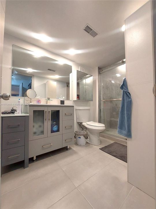 For Sale: $349,000 (2 beds, 2 baths, 1273 Square Feet)