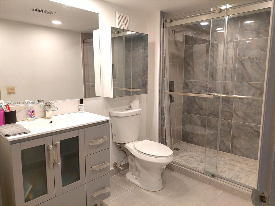 For Sale: $349,000 (2 beds, 2 baths, 1273 Square Feet)