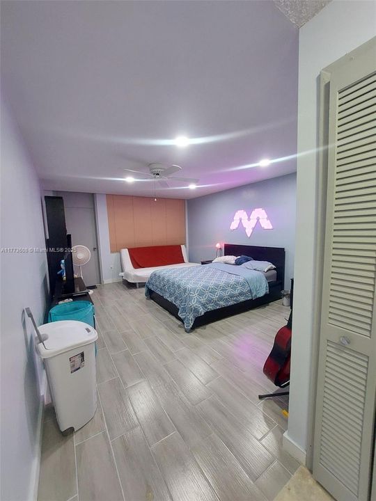 For Sale: $349,000 (2 beds, 2 baths, 1273 Square Feet)