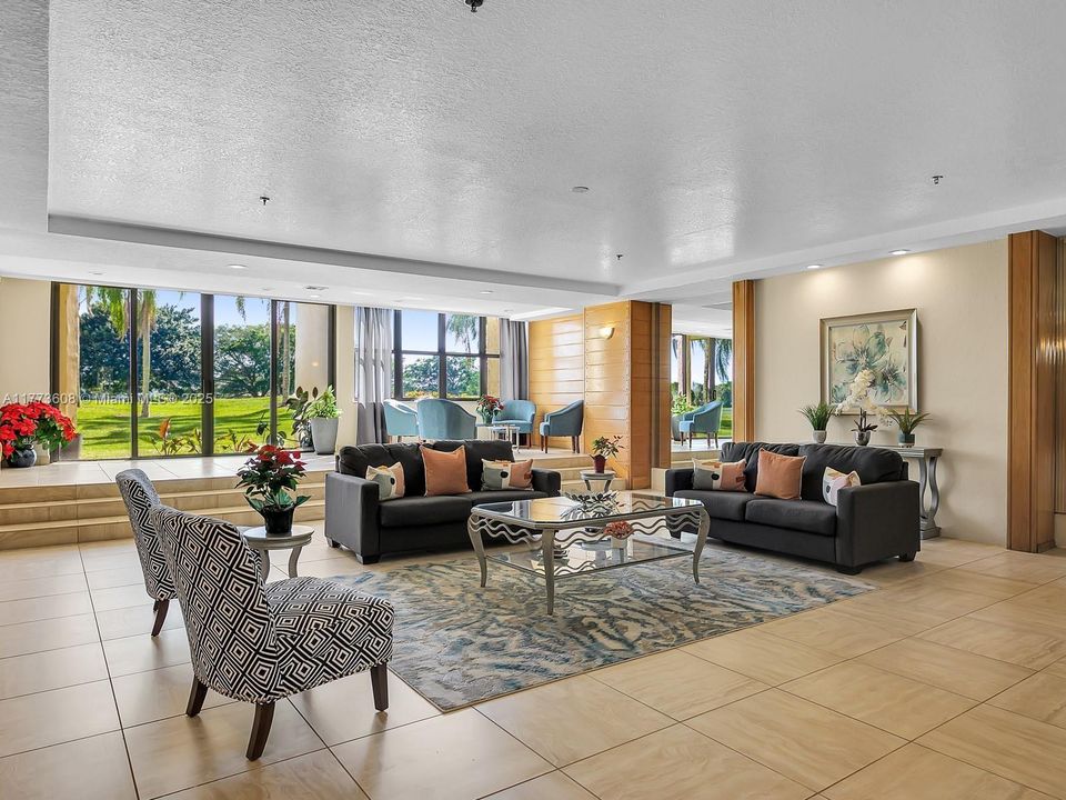 For Sale: $349,000 (2 beds, 2 baths, 1273 Square Feet)