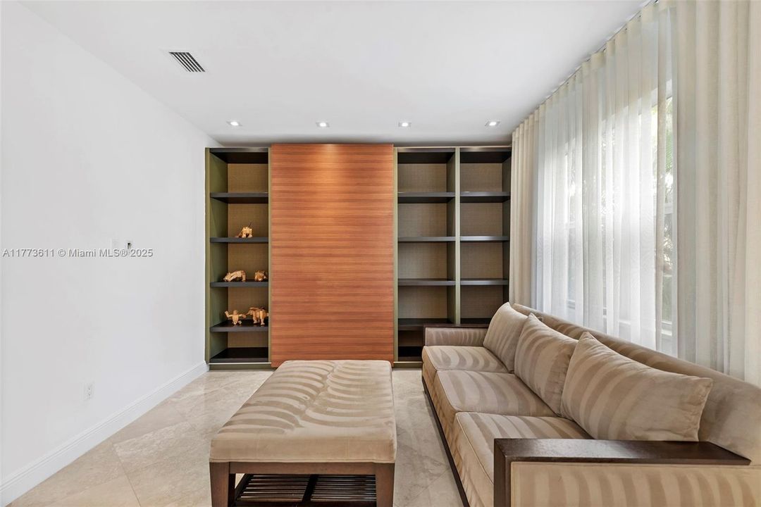 For Sale: $9,225,000 (6 beds, 5 baths, 4413 Square Feet)