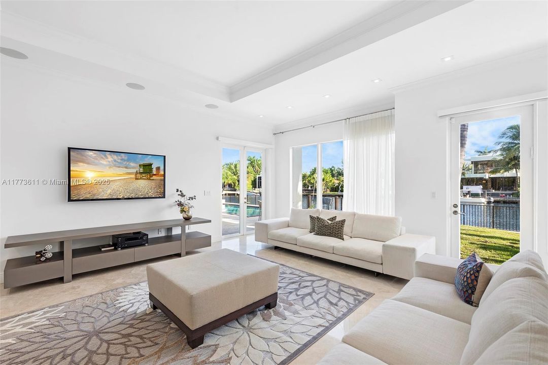 For Sale: $9,225,000 (6 beds, 5 baths, 4413 Square Feet)