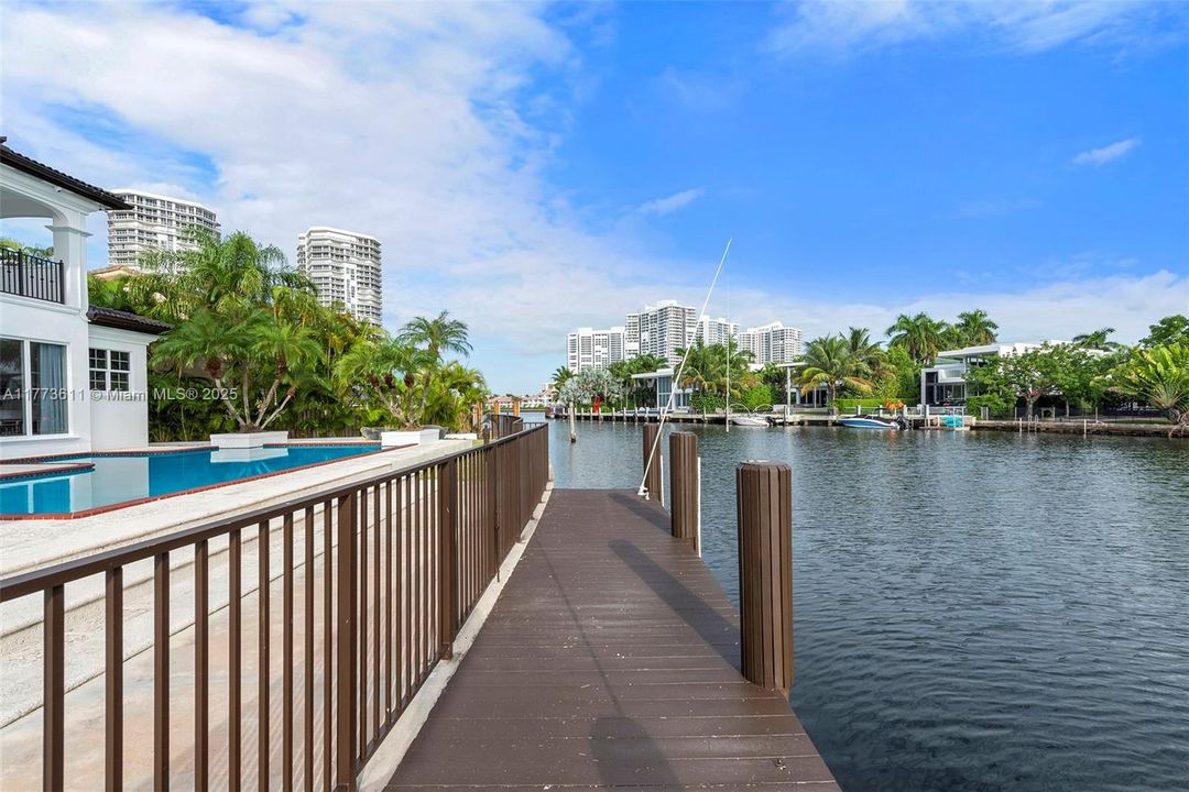 For Sale: $9,225,000 (6 beds, 5 baths, 4413 Square Feet)