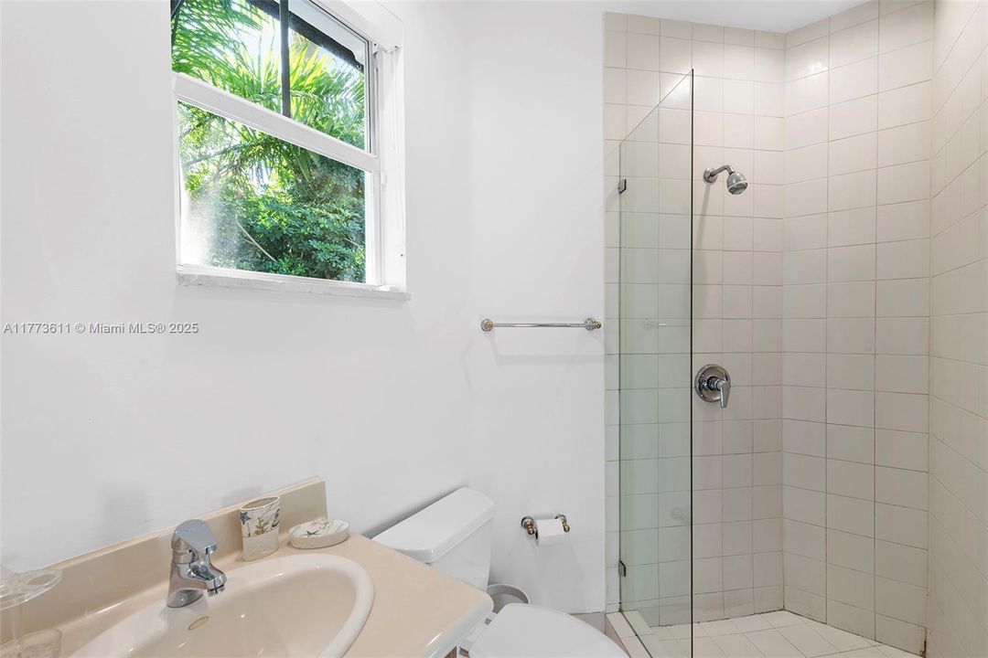 For Sale: $9,225,000 (6 beds, 5 baths, 4413 Square Feet)