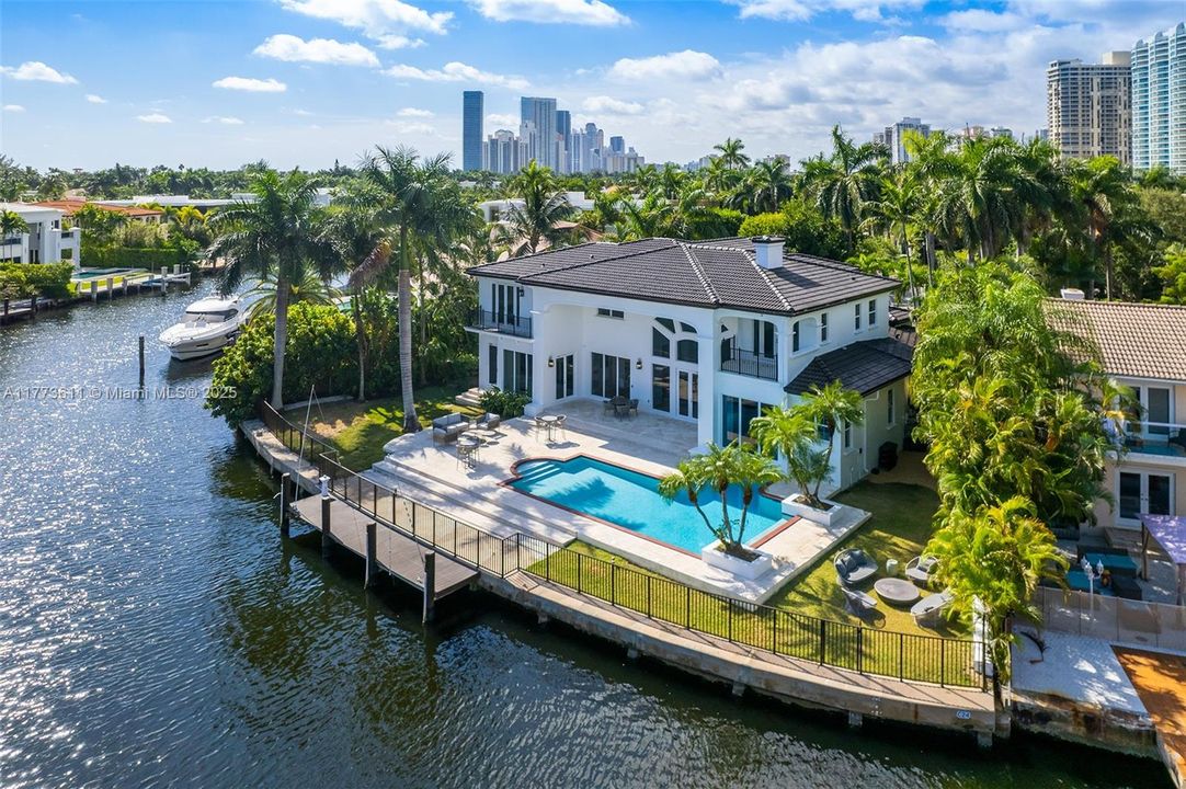 For Sale: $9,225,000 (6 beds, 5 baths, 4413 Square Feet)