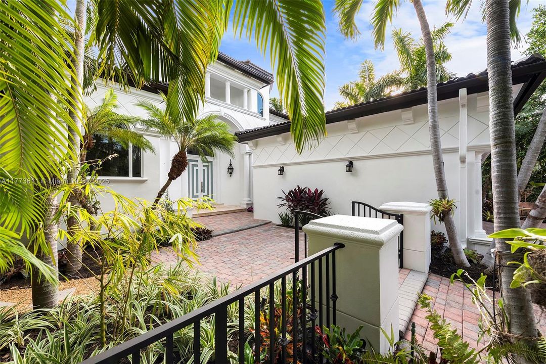 For Sale: $9,225,000 (6 beds, 5 baths, 4413 Square Feet)