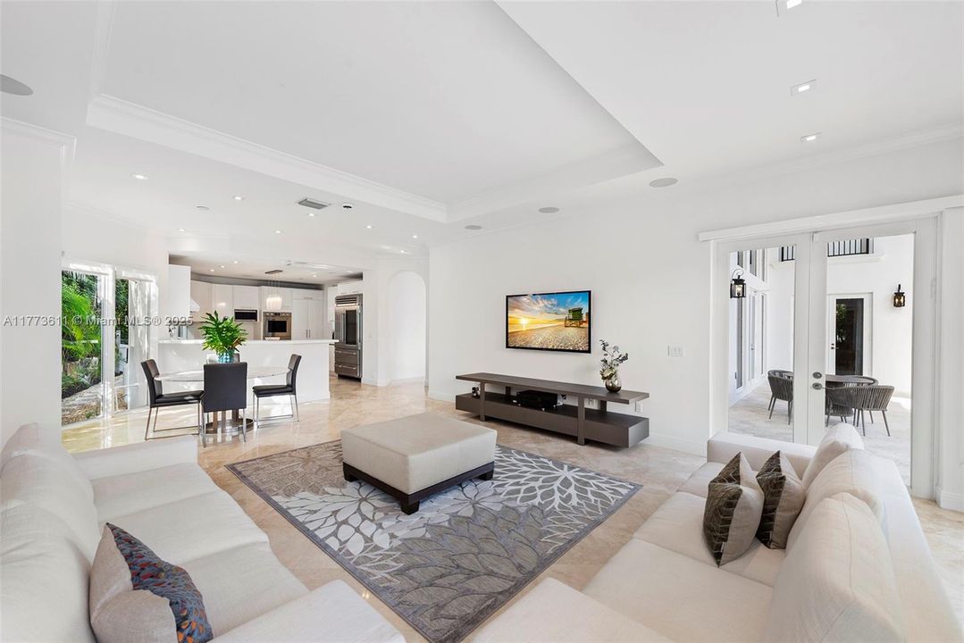 For Sale: $9,225,000 (6 beds, 5 baths, 4413 Square Feet)