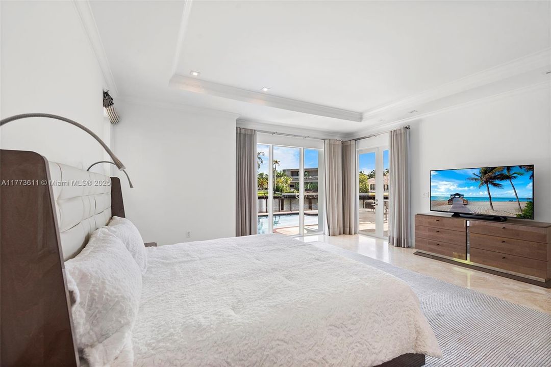 For Sale: $9,225,000 (6 beds, 5 baths, 4413 Square Feet)