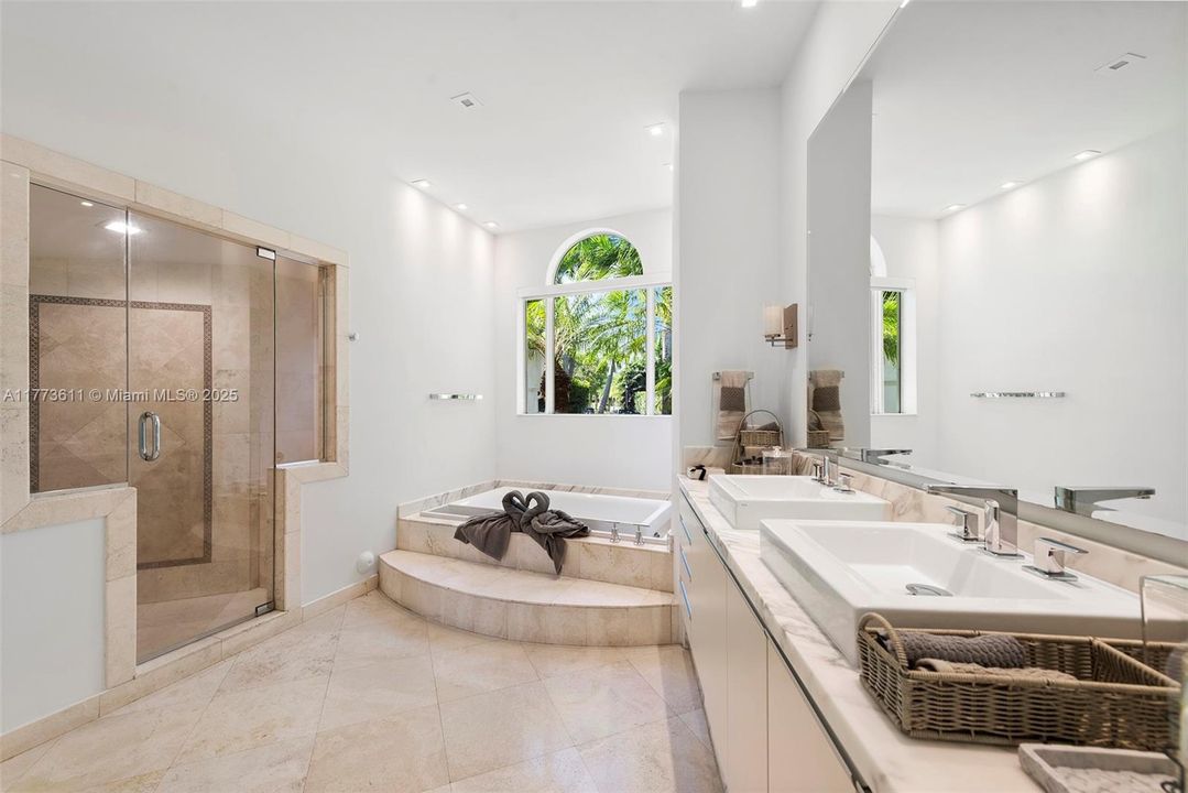 For Sale: $9,225,000 (6 beds, 5 baths, 4413 Square Feet)