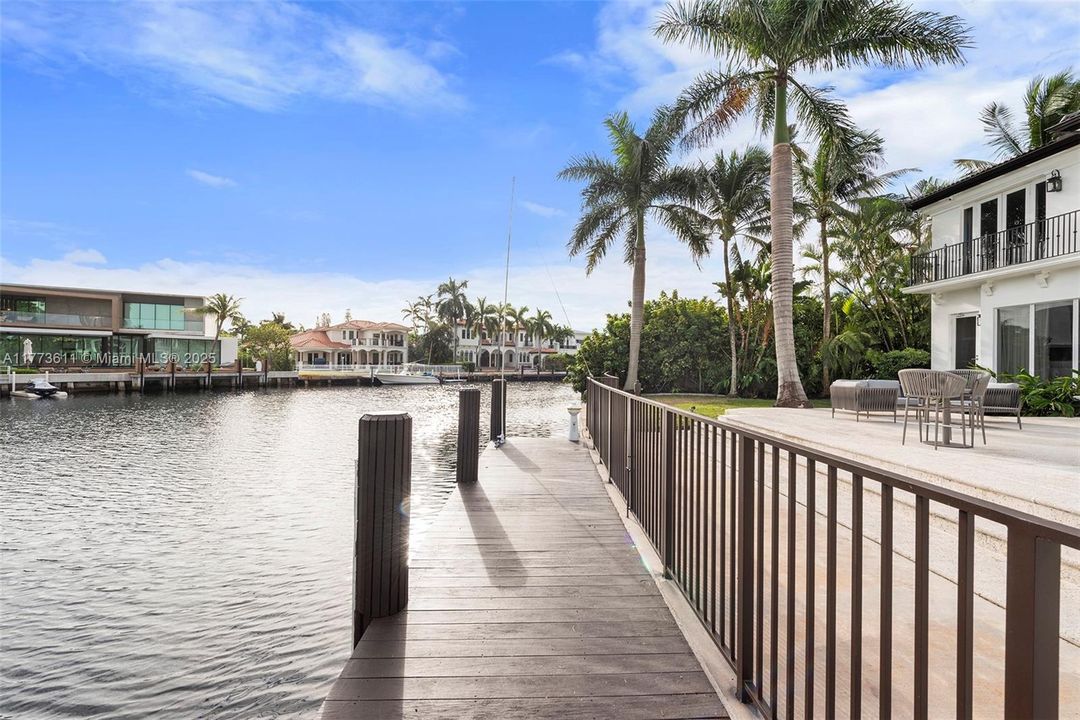 For Sale: $9,225,000 (6 beds, 5 baths, 4413 Square Feet)