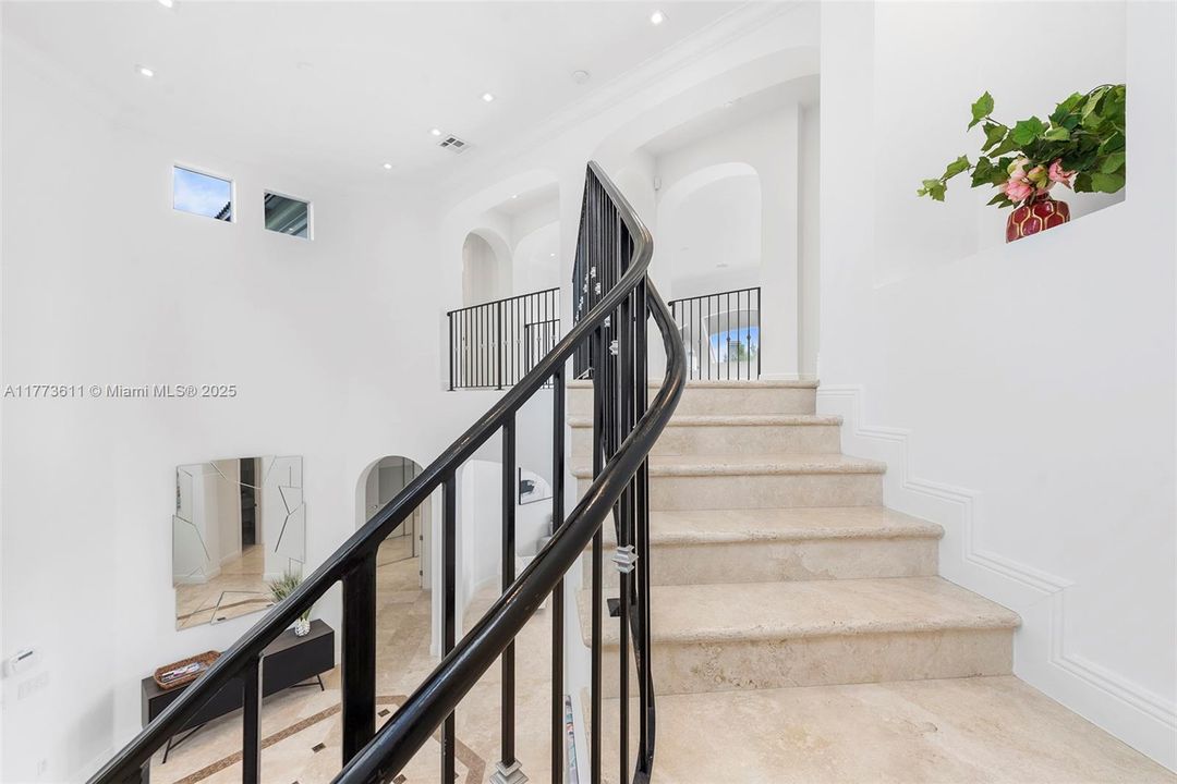 For Sale: $9,225,000 (6 beds, 5 baths, 4413 Square Feet)