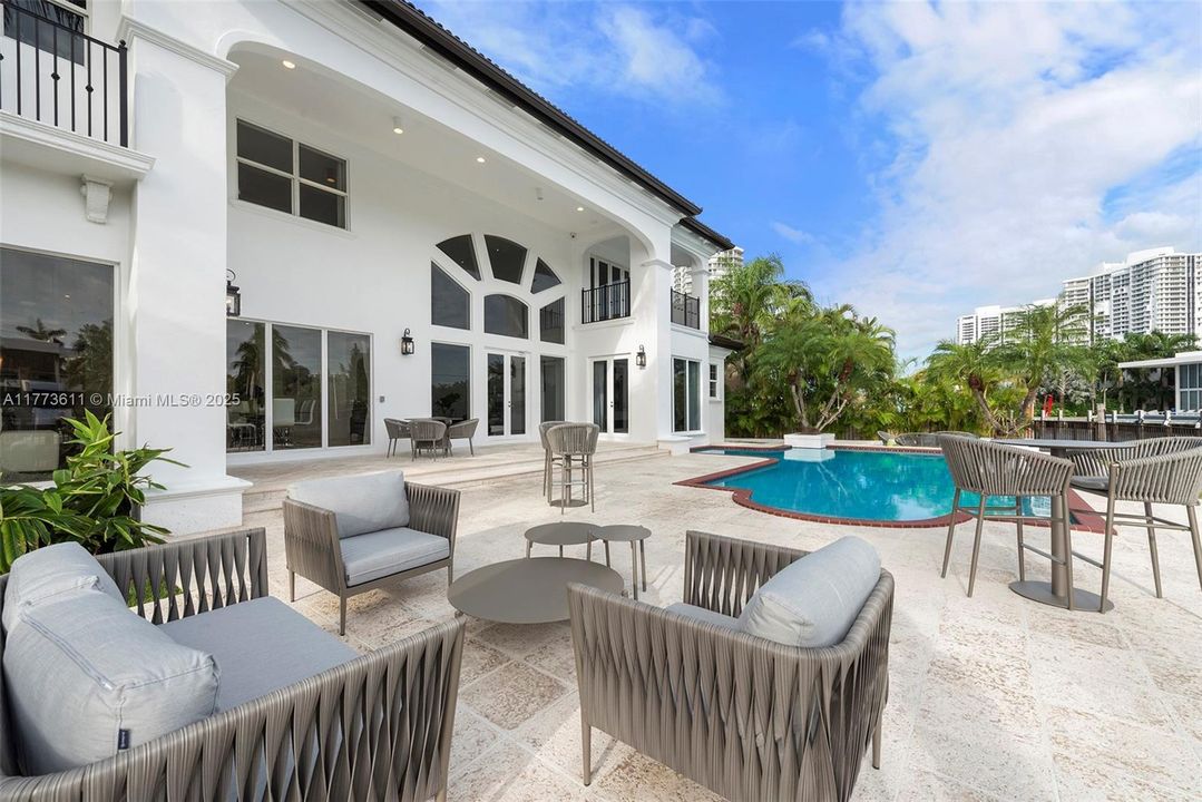 For Sale: $9,225,000 (6 beds, 5 baths, 4413 Square Feet)