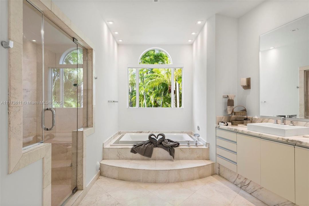 For Sale: $9,225,000 (6 beds, 5 baths, 4413 Square Feet)