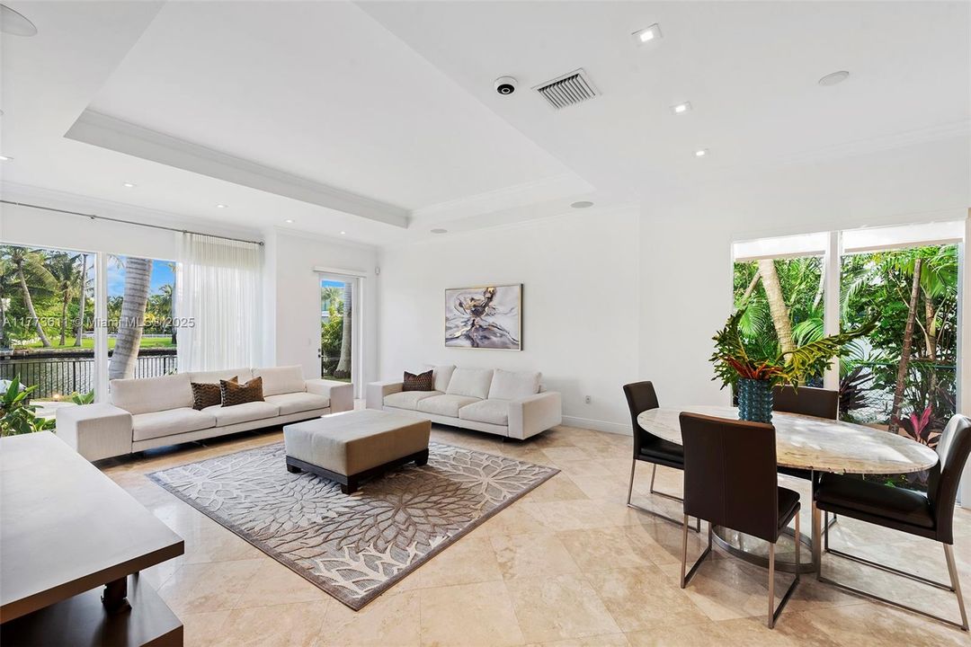 For Sale: $9,225,000 (6 beds, 5 baths, 4413 Square Feet)