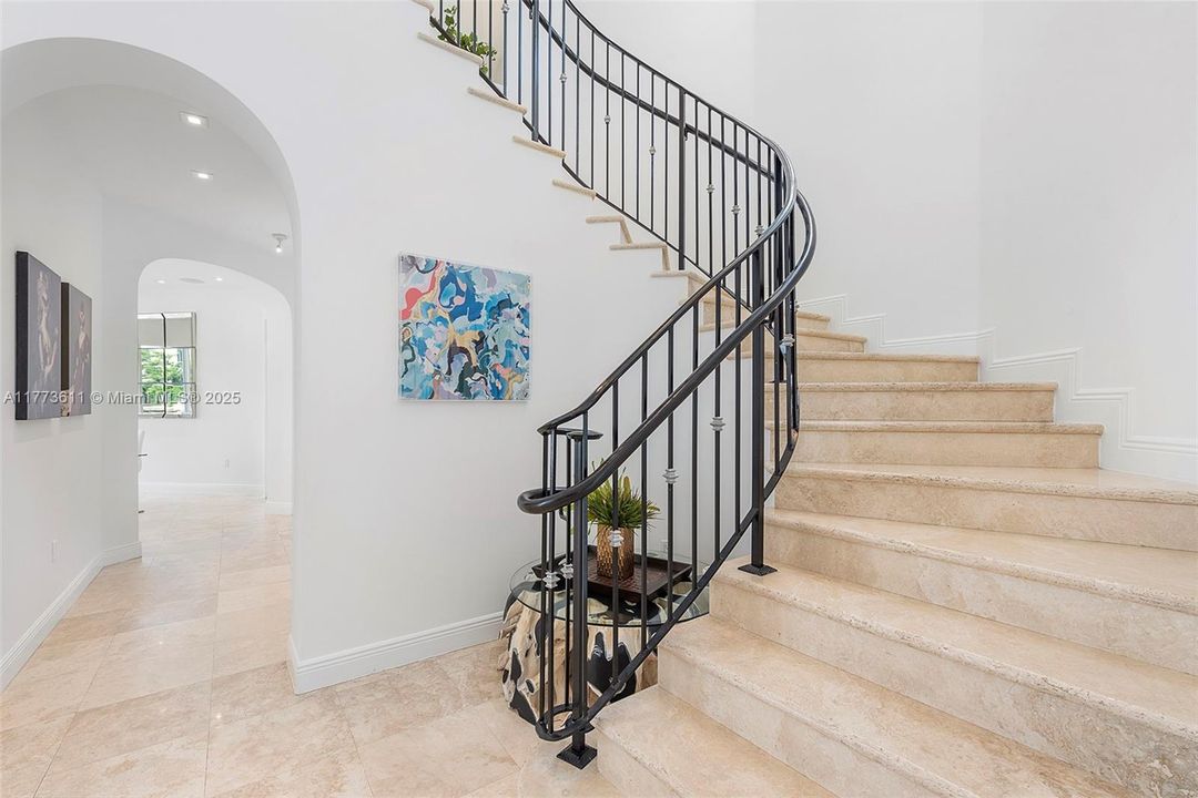 For Sale: $9,225,000 (6 beds, 5 baths, 4413 Square Feet)