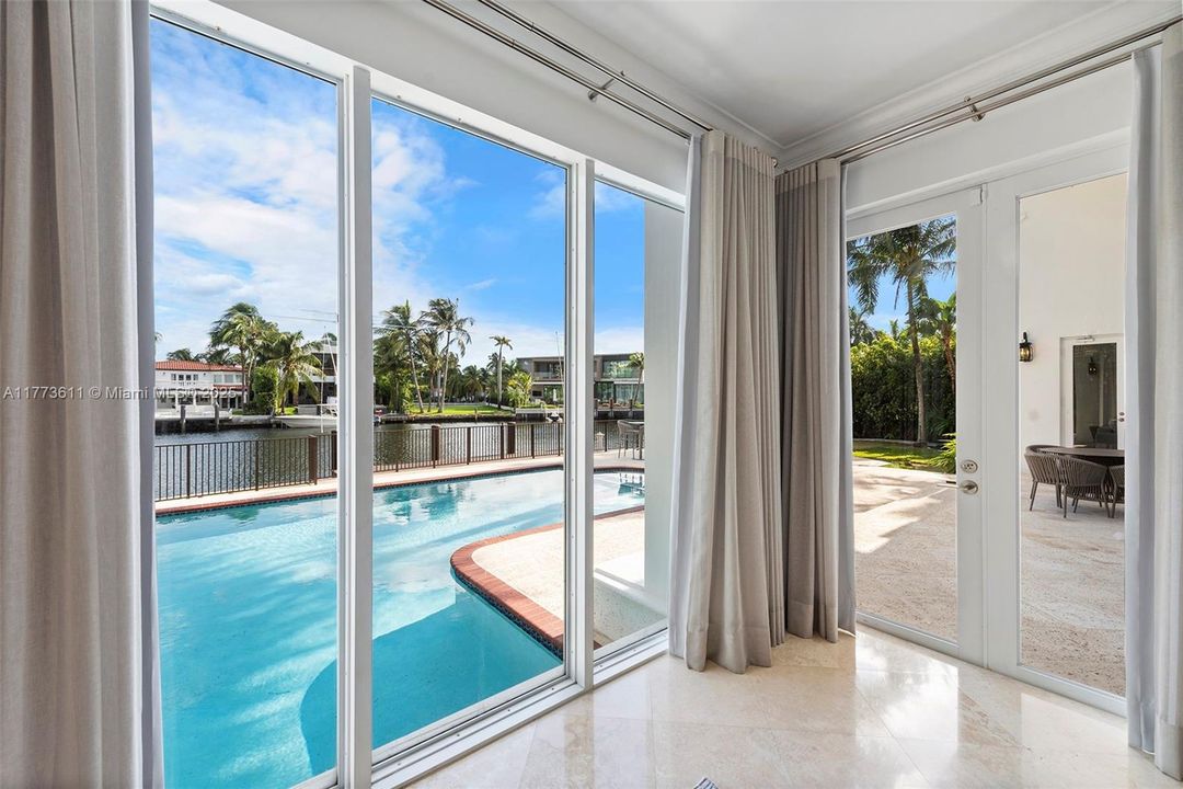 For Sale: $9,225,000 (6 beds, 5 baths, 4413 Square Feet)