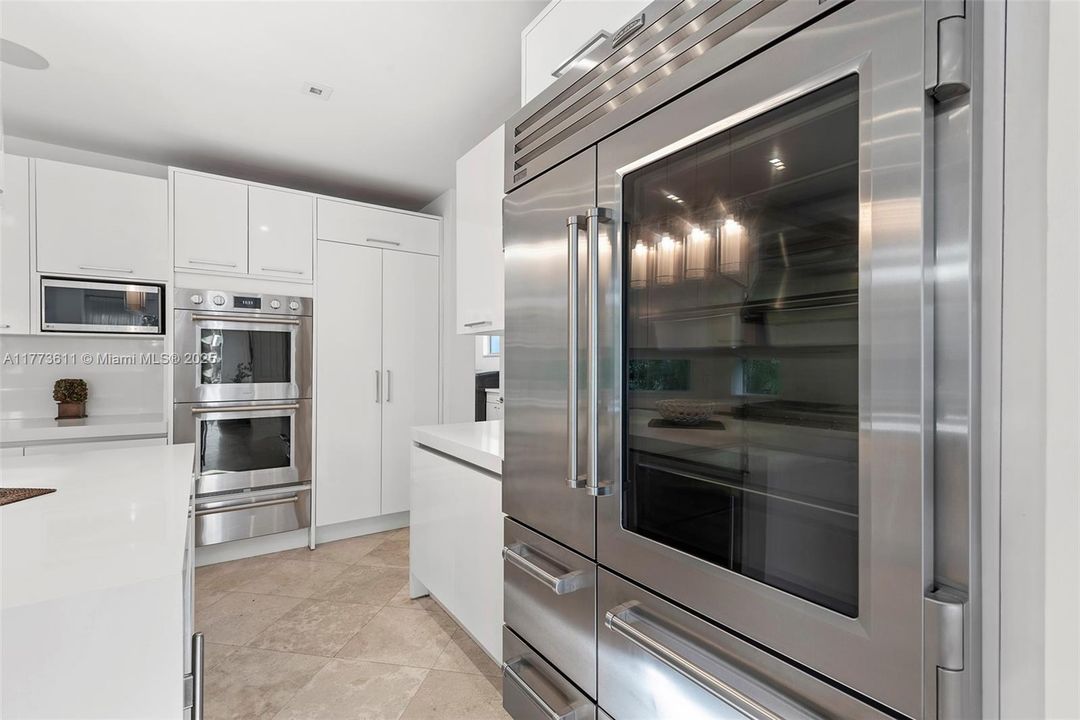 For Sale: $9,225,000 (6 beds, 5 baths, 4413 Square Feet)