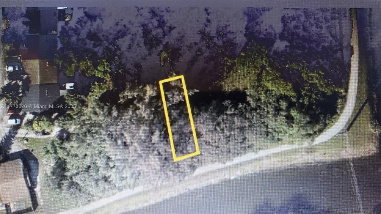 На продажу: $55,500 (0.06 acres)