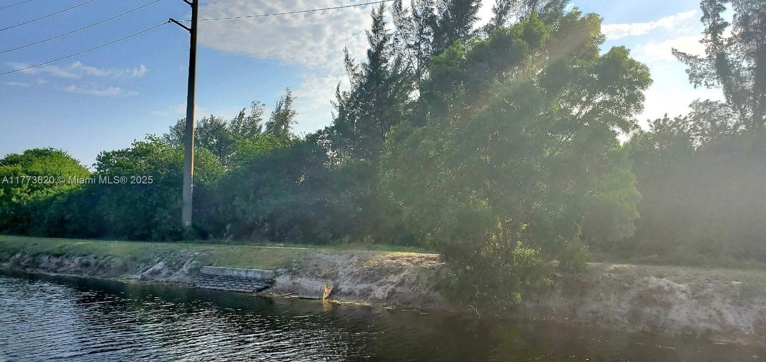 На продажу: $55,500 (0.06 acres)