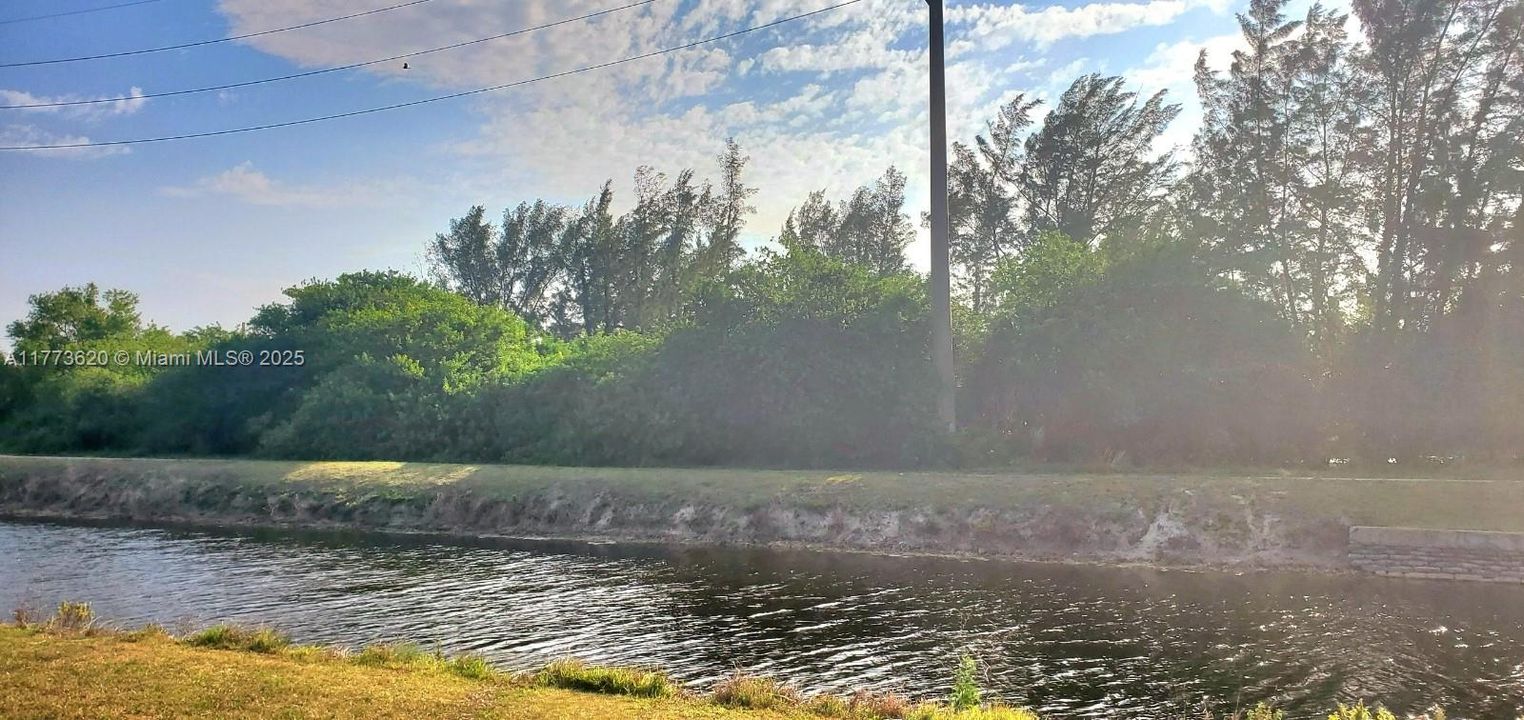 На продажу: $55,500 (0.06 acres)