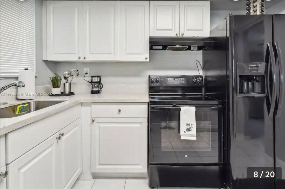 最近租的: $3,200 (3 贝兹, 2 浴室, 1610 平方英尺)