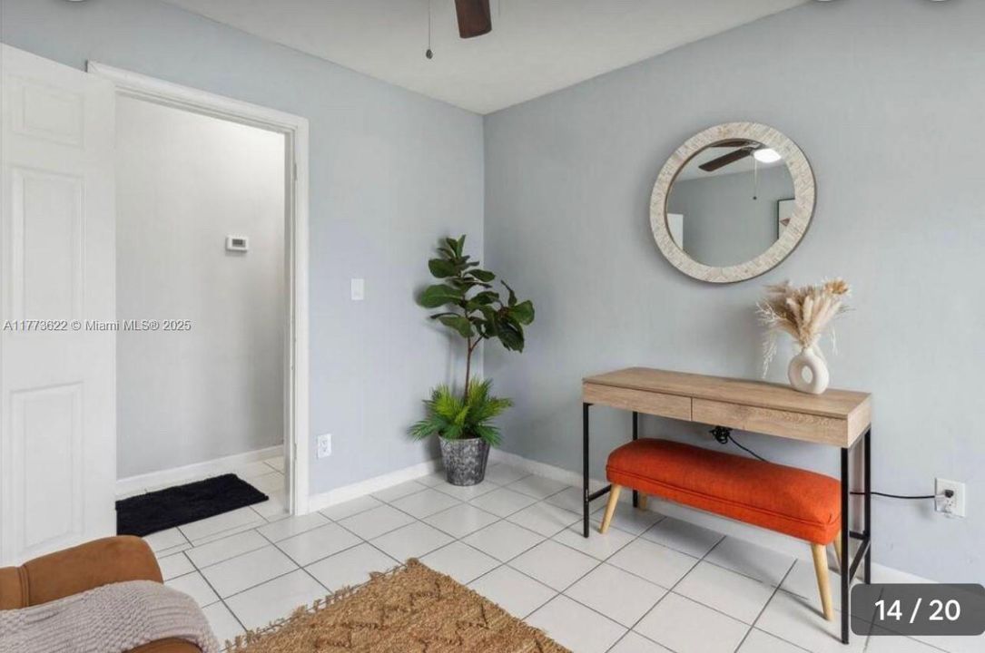 最近租的: $3,200 (3 贝兹, 2 浴室, 1610 平方英尺)