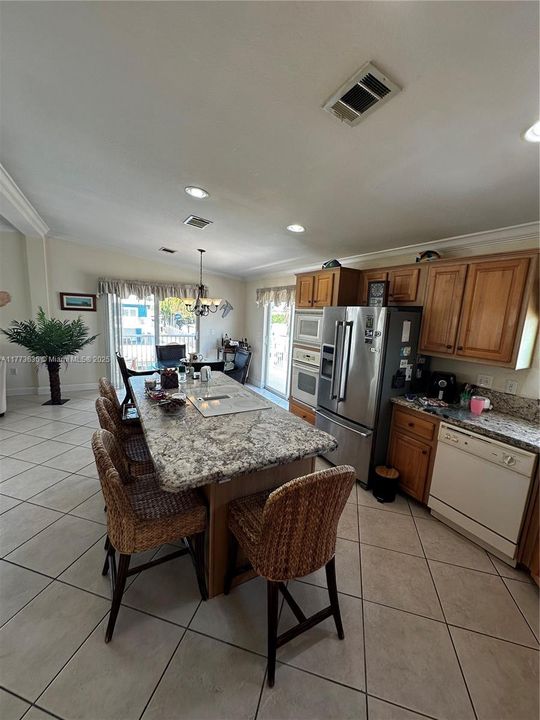 Vendido Recientemente: $1,099,999 (3 camas, 2 baños, 1512 Pies cuadrados)