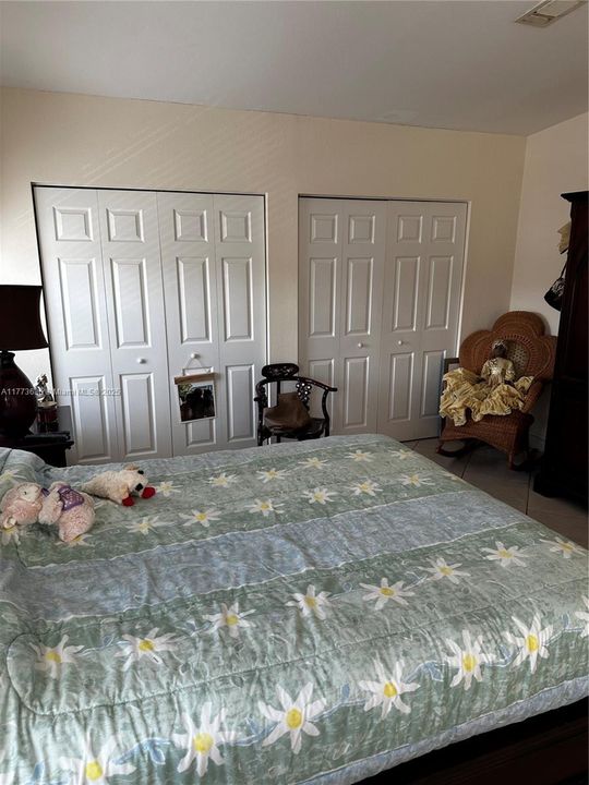 Vendido Recientemente: $1,099,999 (3 camas, 2 baños, 1512 Pies cuadrados)