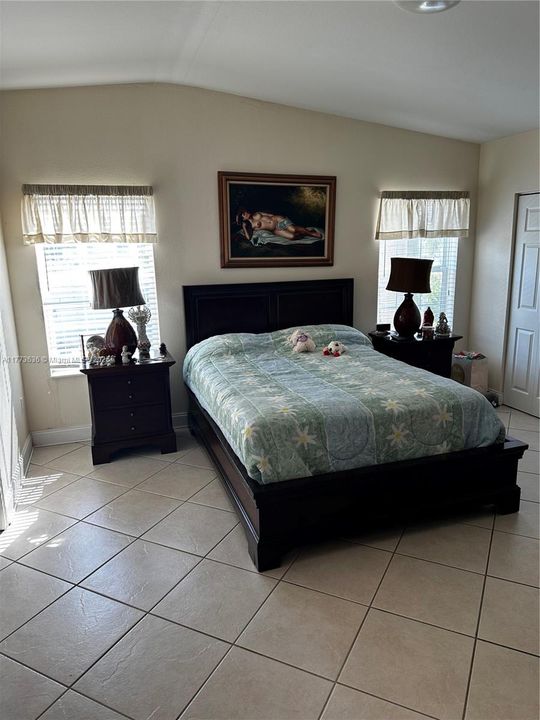 Vendido Recientemente: $1,099,999 (3 camas, 2 baños, 1512 Pies cuadrados)