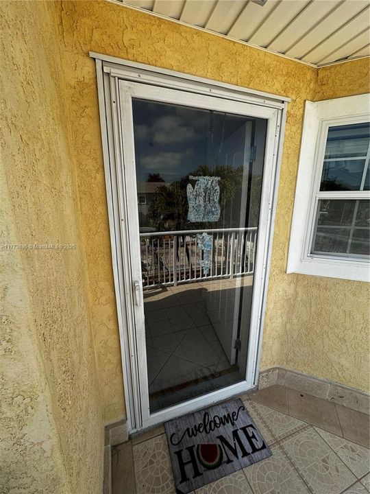 Vendido Recientemente: $1,099,999 (3 camas, 2 baños, 1512 Pies cuadrados)