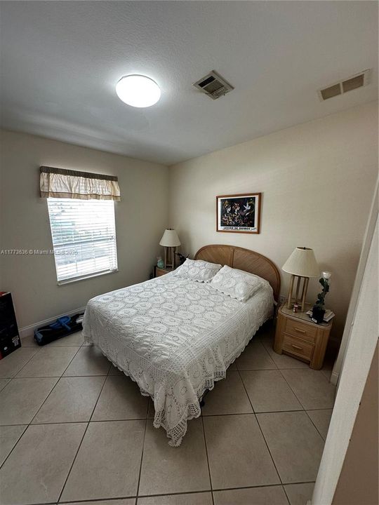 Vendido Recientemente: $1,099,999 (3 camas, 2 baños, 1512 Pies cuadrados)