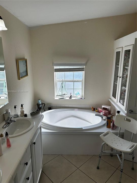 Vendido Recientemente: $1,099,999 (3 camas, 2 baños, 1512 Pies cuadrados)