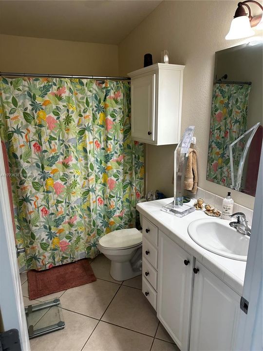 Vendido Recientemente: $1,099,999 (3 camas, 2 baños, 1512 Pies cuadrados)