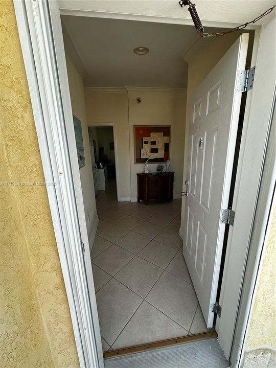 Vendido Recientemente: $1,099,999 (3 camas, 2 baños, 1512 Pies cuadrados)