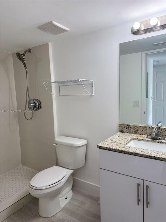 最近租的: $2,400 (2 贝兹, 2 浴室, 16054 平方英尺)