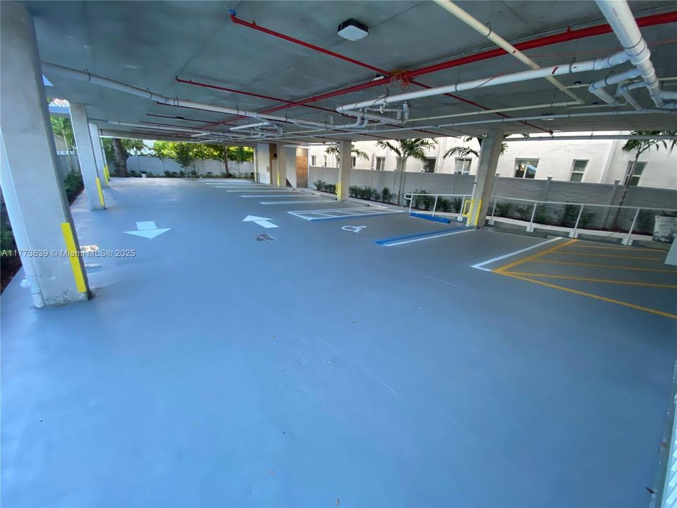 最近租的: $2,400 (2 贝兹, 2 浴室, 16054 平方英尺)