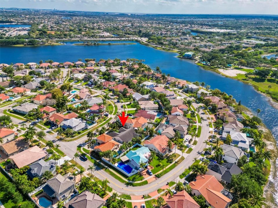 Vendido Recientemente: $649,000 (3 camas, 2 baños, 2064 Pies cuadrados)