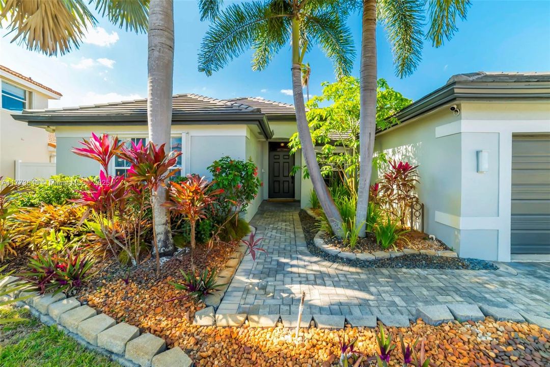 Vendido Recientemente: $649,000 (3 camas, 2 baños, 2064 Pies cuadrados)