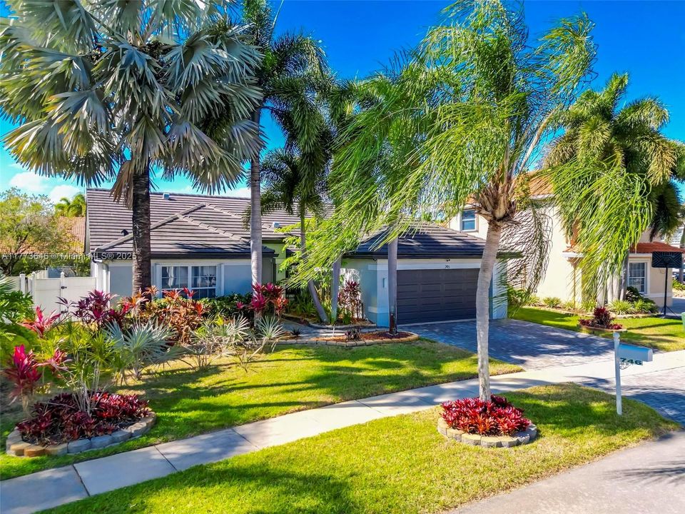 Vendido Recientemente: $649,000 (3 camas, 2 baños, 2064 Pies cuadrados)