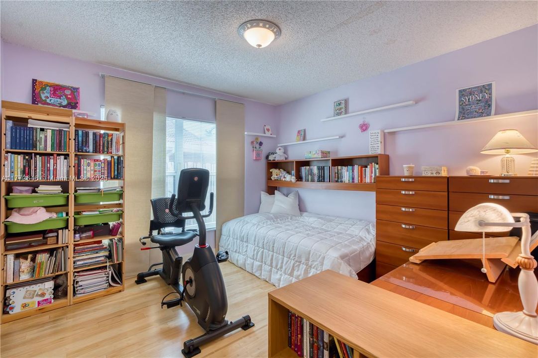 Vendido Recientemente: $649,000 (3 camas, 2 baños, 2064 Pies cuadrados)