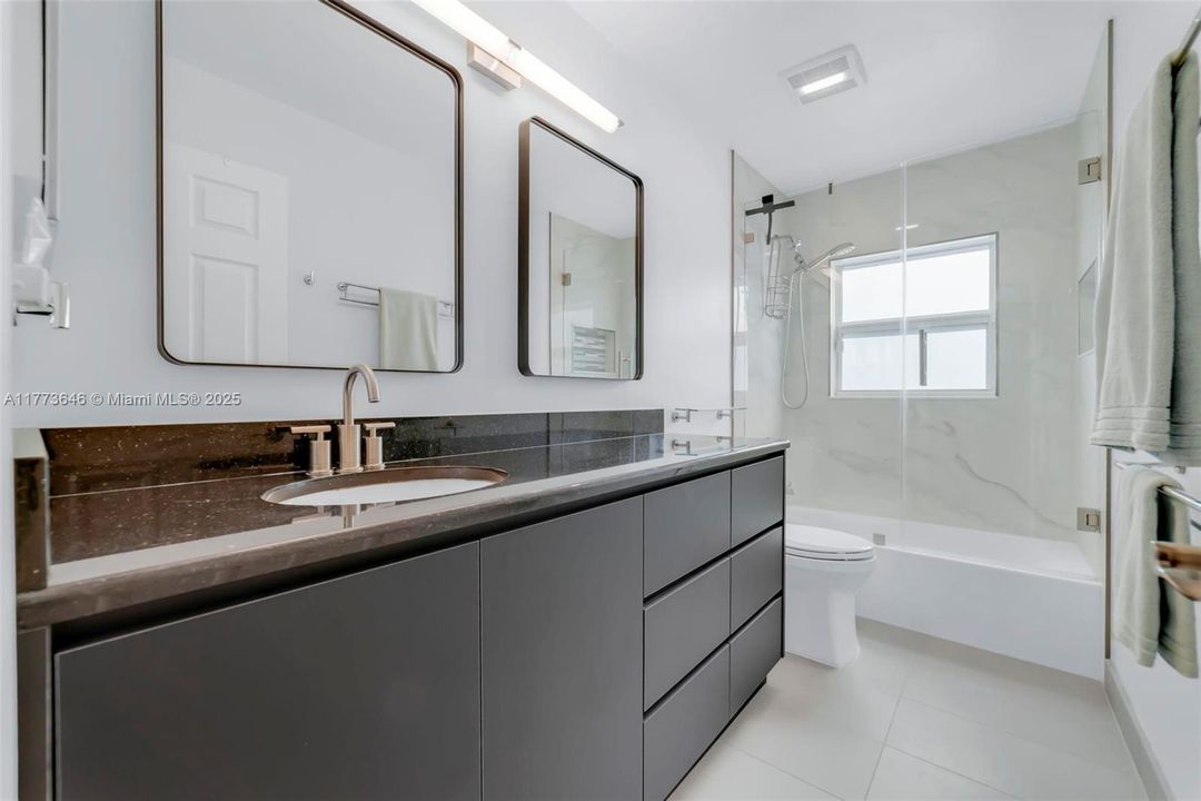 Vendido Recientemente: $649,000 (3 camas, 2 baños, 2064 Pies cuadrados)