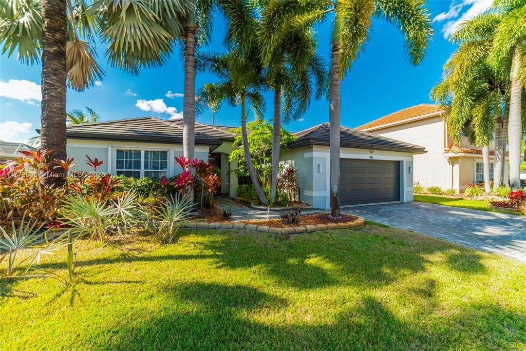 Vendido Recientemente: $649,000 (3 camas, 2 baños, 2064 Pies cuadrados)