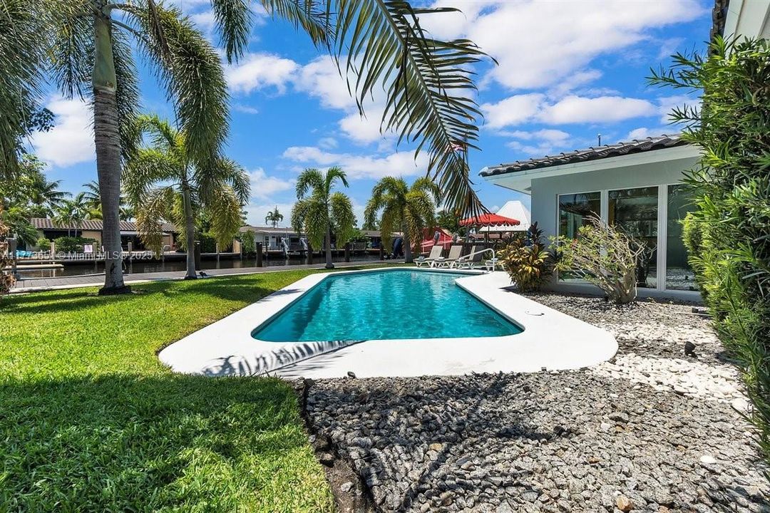 最近租的: $5,800 (3 贝兹, 2 浴室, 1593 平方英尺)