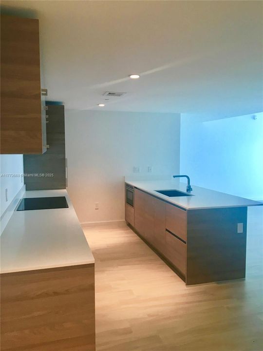 Recently Rented: $5,100 (2 beds, 2 baths, 1362 Square Feet)