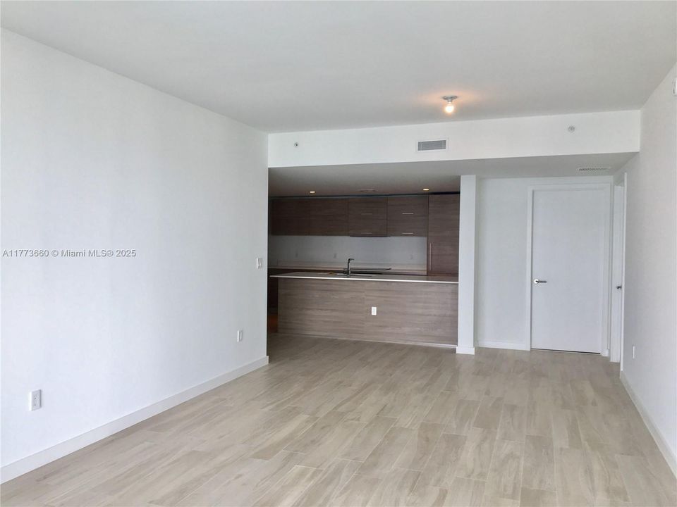 Recently Rented: $5,100 (2 beds, 2 baths, 1362 Square Feet)