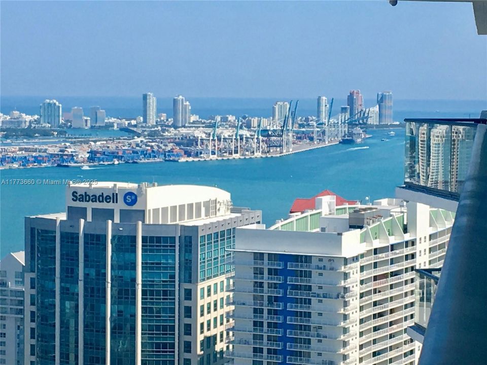 Recently Rented: $5,100 (2 beds, 2 baths, 1362 Square Feet)