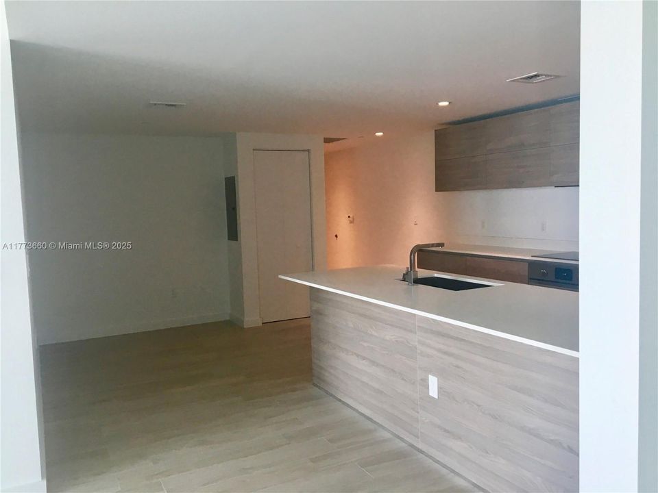 Recently Rented: $5,100 (2 beds, 2 baths, 1362 Square Feet)